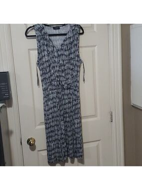 Dresses yessica size medium $5 if buying 2 or more items